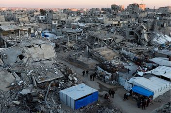 الاحتلال يستهدف بنيران آلياته مناطق جنوبي خان يونس
