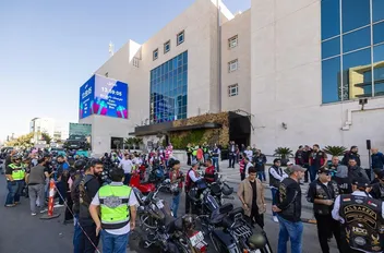 زين تستضيف انطلاقة مسيرة "سيدات هارلي" لدعم مصابات السرطان من غزة