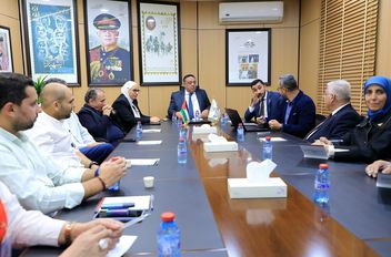 وفد من المؤسسة السورية للبريد يزور الأكاديمية الدولية للتجارة الإلكترونية واللوجستيك