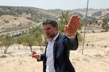 سموتريتش يسرّع بناء المستوطنات بالضفة