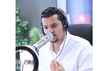 الإعلامي هيثم محمد الوكيل