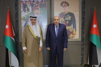 القاضي يلتقي السفير الكويتي