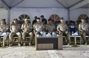 الحنيطي ونظيره البحريني يتابعان تمرين "صقور الهواشم/6" الليلي