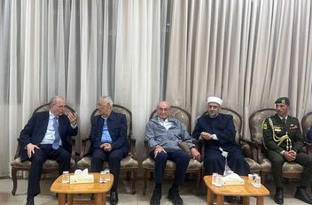 ئيس الديوان الملكي يعزي  بوفاة شقيق رئيس الوزراء الفلسطيني