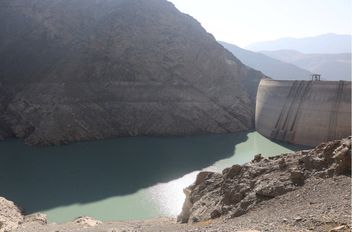 الصنابير تجف في طهران مع تفاقم أزمة المياه
