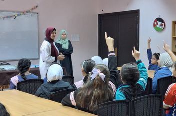 سلطة المياه تواصل برنامجها التوعوي في مدارس المملكة
