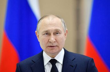 الكرملين: بوتين يجدد التزام موسكو بحظر التجارب النووية