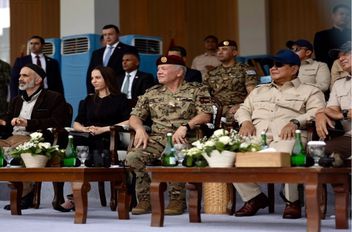 جلالة الملك عبدﷲ الثاني، القائد الأعلى للقوات المسلحة، والرئيس الإندونيسي برابوو سوبيانتو