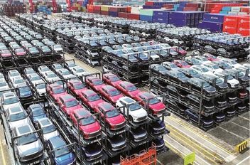 الصين تمنع تصدير السيارات الجديدة لغير الوكلاء وتفرض قيوداً صارمة على المستعمل