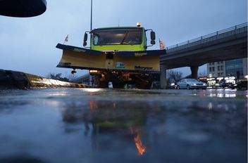 آليات تفتح الطرق خلال المنخفض الجوي