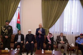 مندوبًا عن الملك وولي العهد .. العيسوي يعزي عشائر المجالي والزعبي والقاضي
