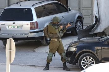 الاحتلال يحاصر مستشفى الوطني بنابلس
