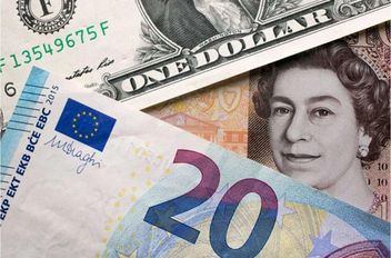 تراجع الإسترليني بشكل طفيف مقابل الدولار واليورو
