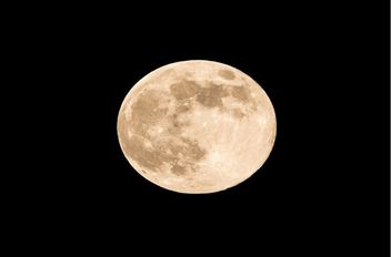 الجمعية الفلكية الأردنية: البدر العملاق يزين سماء الأردن مساء الأربعاء

