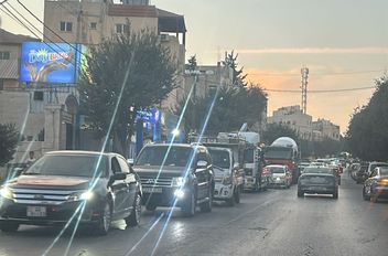 صويلح تختنق بالمركبات .. توقف شبه كامل للسير