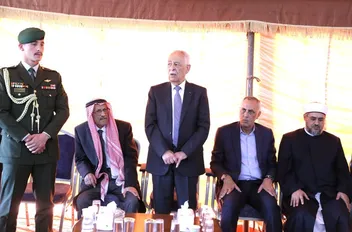 مندوبا عن الملك وولي العهد .. العيسوي يعزي عشائر العدوان