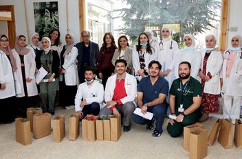 مستشفى الجامعة الأردنية ينفذ يومًا طبيًا مجانياً لكبار السن