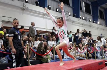 390 لاعبة يشاركن ببطولة المراكز للجمباز