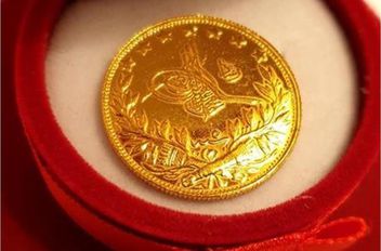 الوكيل الإخباري-    بلغ سعر الليرة الرشادي وزن 7 غرامات بلغ 587 دينارا والليرة الإنجليزي وزن 8 غرامات 660 دينارا اليوم الأحد وفق النقابة العامة لأصحاب محلات تجارة وصياغة الحلي والمجوهرات .
