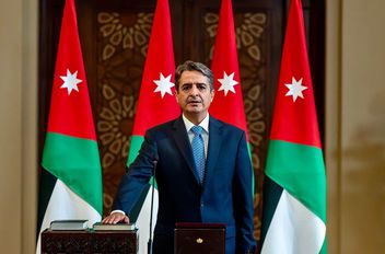 وزير الشباب يحاور المشاركين بمشروع الزمالة البرلمانية