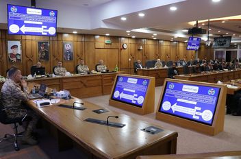 مدير الإعلام العسكري يحاضر في كلية الدفاع الوطني