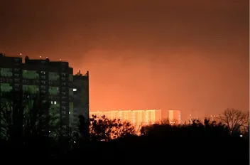 انفجارات قوية في كييف بعد تحذير من هجوم صاروخي

