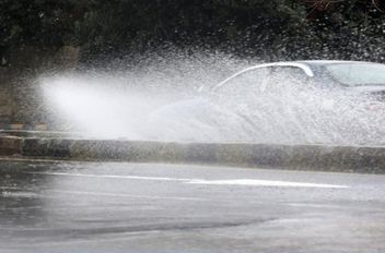 اعلنت امانة عمان الكبرى حالة الطوارئ المتوسطة اليوم الثلاثاء للتعامل مع حالة عدم الاستقرار الجوي التي تؤثر على المملكة. 

وأكد الناطق الإعلامي لأمانة عمان الدكتور ناصر الرحامنة جاهزية كوادر الأمانة مي