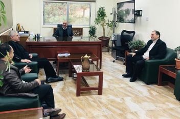 محافظ الطفيلة يطلع على برامج وخدمات مديرية الزراعة