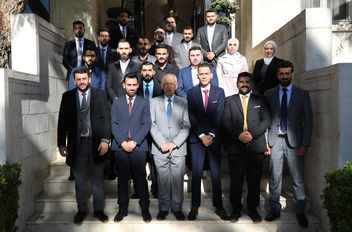 رئيس الديوان الملكي يلتقي فعاليات شبابية ومجتمعية
