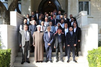 خلال لقائه فعاليات مجتمعية ومؤسسات مجتمع مدني
