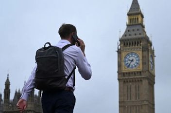 البريطانيون يغادرون وطنهم بأعداد قياسية .. إليك السبب