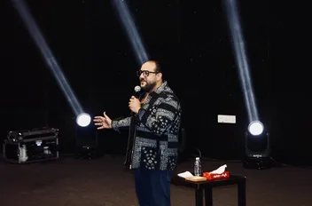 The Domain تستضيف الكوميدي المصري مينا نادر في عرضين ناجحين نفدت تذاكرهما بالكامل