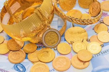 الوكيل الإخباري-   قال رئيس النقابة العامة لأصحاب محلات تجارة وصياغة الحلي والمجوهرات ربحي علان  إن السوق العالمي أغلق مرتفعا عند 4225 دولار للأونصة، وهذا انعكس على السوق المحلي بواقع 2.10 دينار للغرا