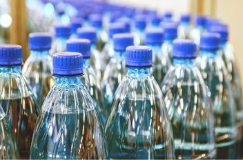 مصر .. سحب منتجات مياه من الأسواق وسط ضجة بسبب فيديو أثار القلق