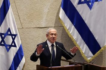 بعد طلبه العفو .. نتنياهو يبرر "استمرار المحاكمة يمزقنا"