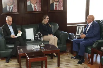 وزير المياه والري يستقبل سفيرة الجمهورية التشيكية لدى المملكة 
