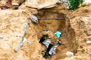 الغارديان: انتشال الجثث من تحت أنقاض غزة أصعب مهمة في تاريخ الحروب الحديثة