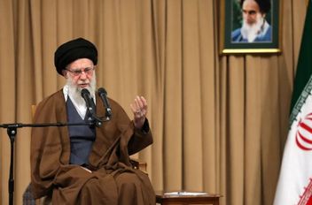 خامنئي: لا تعاون مع أميركا ما دامت تدعم إسرائيل