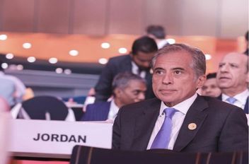 رئيس الوزراء جعفر حسان.
