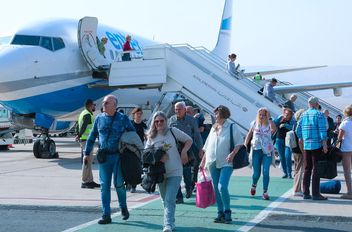 أولى الرحلات الجوية العارضة من بولندا تحط في مطار الملك حسين بالعقبة