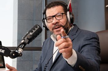 الإعلامي محمد الوكيل