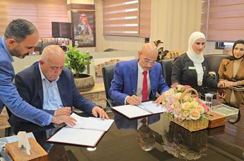 بلدية إربد توقع اتفاقية لإنشاء أول مأوى للكلاب الضالة