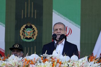 بزشكيان يحمل حكومته مسؤولية ارتفاع التضخم