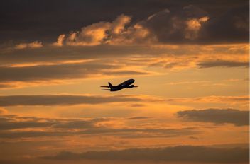 طائرة مدنية