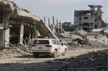 مركبة تابعة للصليب الأحمر