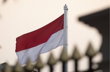 لعلم الإندونيسي