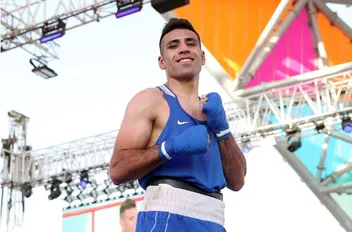 الملاكم عشيش يتأهل لنصف نهائي "التضامن الإسلامي"