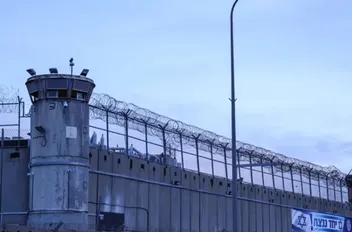 "راكيفيت".. سجن إسرائيل السري في "الظلام"