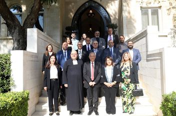 خلال لقاءه وفدًا من كلية دي لاسال الفرير
