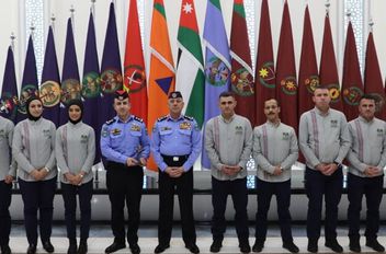 مدير الأمن العام يلتقي فريق "صُنع بعزيمة" من إدارة مراكز الإصلاح والتأهيل